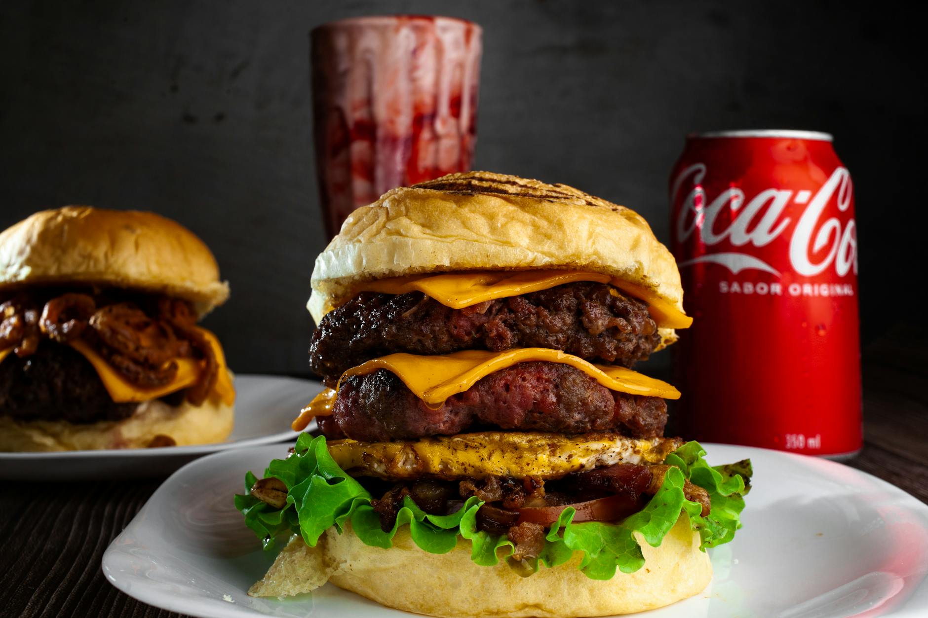 ハンバーガーは自宅でも本格的に作れる人気メニュー