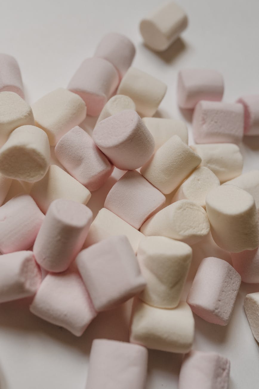 マシュマロは卵白で作れるふわふわ食感のお菓子